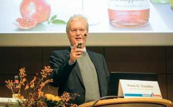 Peter O. Claußen (Rotkäppchen Mumm) schilderte, wie Marken das Portfilio erfolgreich erweitern können.