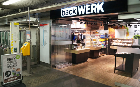 U-Store in Hamburg mit BackWerk-Theke