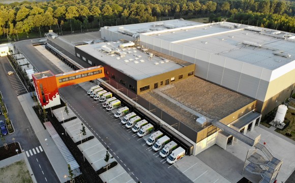 Eröffnet neues Logistikzentrum