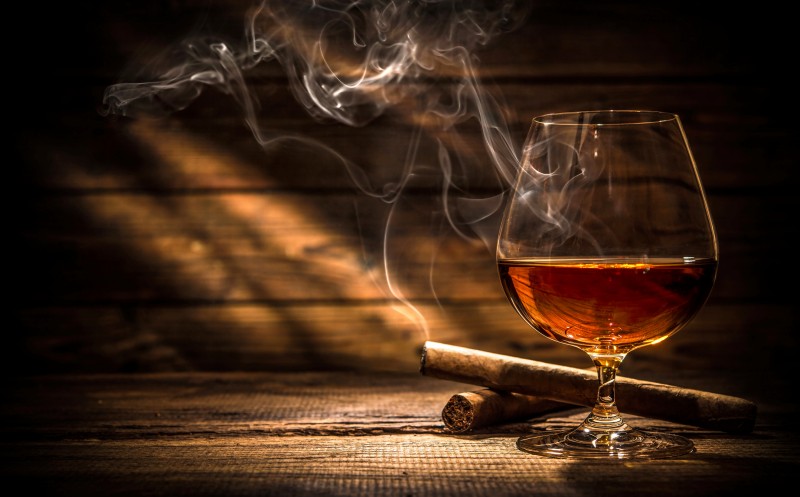 Zigarre und Rum als Genusspartner