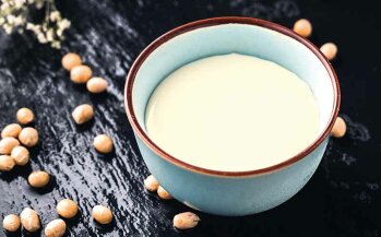 Im Mopro-Regal haben pflanzliche Alternativen zu Milch, Joghurt & Co auf Basis von Soja längst ihren Platz erobert.