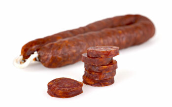 Chorizo Sarta (Hufeisen/Schnur): Die intensiv schmeckende Chorizo kann roh verzehrt werden, da sie üblicherweise perfekt getrocknet ist.