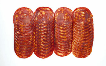 Chorizo Loncheado (in Scheiben geschnitten): Die Scheiben werden oft von einer „Kerze“ oder einer ähnlichen Chorizo mit größerem Durchmesser geschnitten.