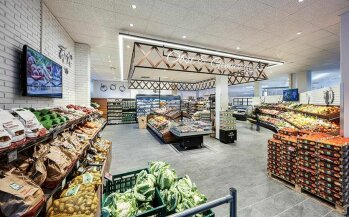 Marktplatz der Frische: Der Einkauf beginnt in der Obst- und Gemüseabteilung.