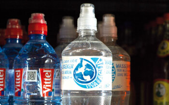 Viva Agua ist kein billiges Wasser. Käufer unterstützen Wasserprojekte auf der Welt.