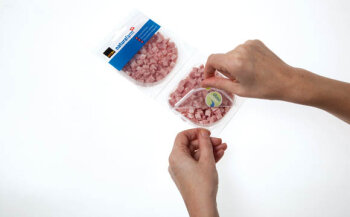 „Easy to open“ ist das Label, das die überarbeitete Verpackung für Naturafarm-Produkte der Coop Schweiz trägt.