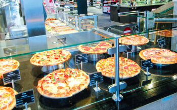 Täglich kann der Kunde aus 12 bis 15 Sorten Pizzen auswählen.