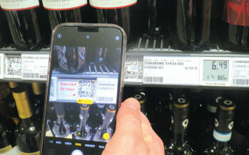 Handy hinhalten, Etikett scannen, und ein Video erklärt den Wein.