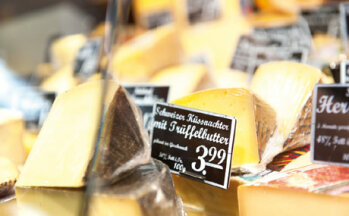 Die Käsetheke läuft gut. Auf Käse in Bedienung entfallen 3,7 Prozent vom Food-Umsatz des Marktes, auf SB-Käse 2,6 Prozent.