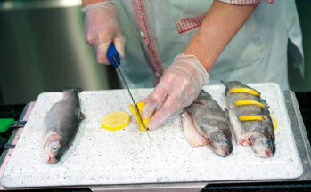 Fisch: 3 Prozent vom Food-Umsatz des Marktes werden mit Fisch in Bedienung gemacht. Vieles wird selbst veredelt, z.B. die frittierten Kabeljauhappen.