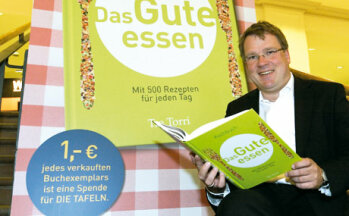 Nachhaltig: Michael Wedell, Metro-Cheflobbyist aus Berlin, präsentiert das Kochbuch „Das gute Essen“. Von jedem verkauften Exemplar geht 1 Euro an die Tafeln.