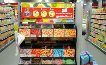 Süßes Extra: Mit der Candy-Station macht Rainer Rentschler gute Erträge zusätzlich. Bei den abgepackten Süßwaren hat er keine Einbußen.