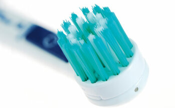 36 Prozent der Deutschen putzen ihre Zähne bereits heute mit einer elektrischen Zahnbürste. Bildquelle iStockphoto