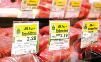 Ausgesucht: Rind-, Lamm und Kalbfleisch gibt es nur als Bioware. Sie stammt in der Regel aus Mecklenburg.
