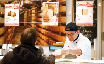 Fokus Bedienung: Das Thekenteam (Bäckerei, Käse-, Wurst- und Fleischtheke) umfasst 15 der insgesamt 27 Mitarbeiter (auf Vollzeit umgerechnet).