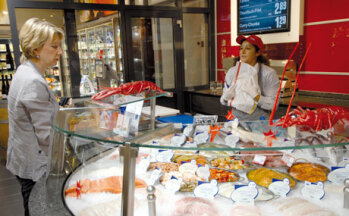 Fisch in Bedienung bringt wöchentlich 10.000 Euro Umsatz.