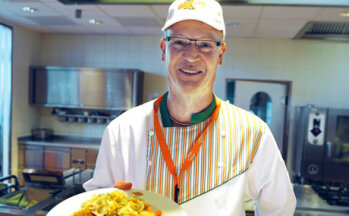 Markus Bauert, Gastronomie-Leiter in Simmern, beschäftigt drei Köche und mehrere Systemgastronomen.