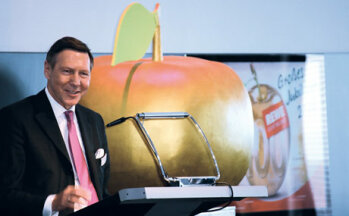 Beeindruckend: Nestlé-Chef Gerhard Berssenbrügge lobte die Erfolgsgeschichte der Rewe Dortmund.