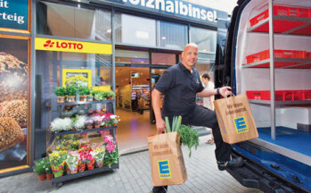 Edeka Schubert liefert täglich Ware aus, welche die Kunden online bestellt haben. (Bildquelle: Edeka-Märkte Ingolf Schubert)