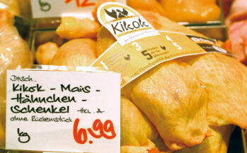 Breites Geflügel-Angebot mit u. a. Kikok-Maishähnchen-Artikeln.