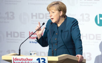 Stippvisite: Bundeskanzlerin Angela Merkel kam trotz laufender Koalitionsverhandlungen kurz zum Handelskongress. Sie versprach, sich für mehr Tarifverträge im Einzelhandel einzusetzen, denn „zu viele weiße Flecken ohne Tarifverträge sind nicht gut“.