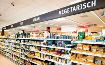 Bewusste Ernährung: Bio-, regionale, vegetarische und vegane Produkte werden prominent platziert.