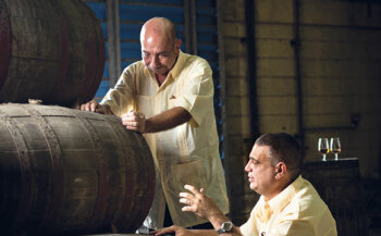 Ähnlich wie bei Whisky spielt die Lagerung eine entscheidende Rolle bei der Qualität des Rums.