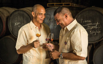 Die „Maestros del Ron Cubano“ sind für die Qualität der Rum- Sorten und deren Blends (Mischungen) zuständig.