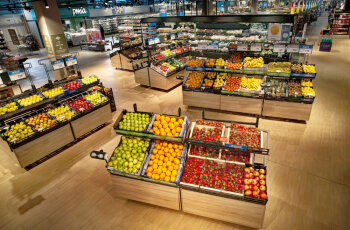 Masse verkauft Masse: Obst und Gemüse.  
