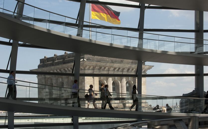 Artikelbild zu Artikel Bundestagspräsidentin ermittelt Teilnehmer