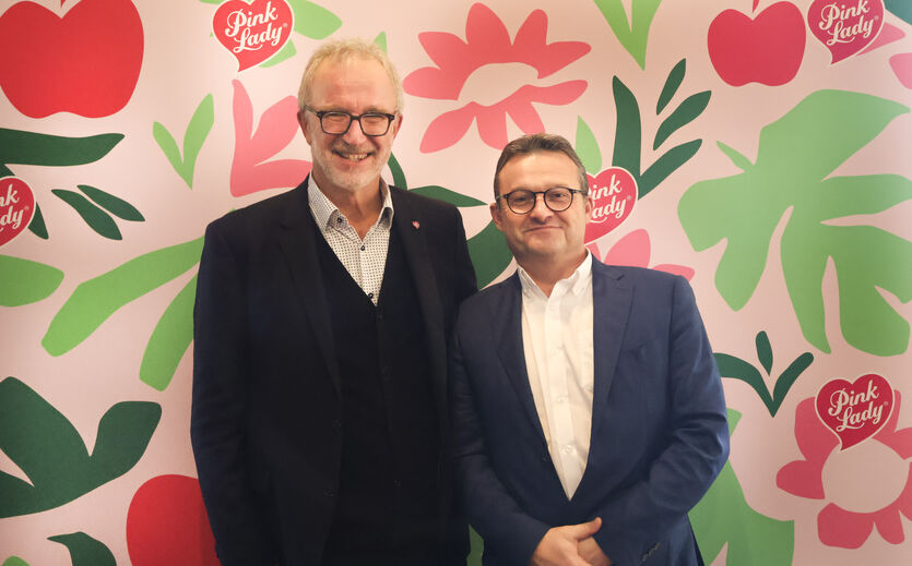 Neuer Präsident bei Pink Lady Europe: Auf dem Foto sieht man links Didier Crabos und rechts Bruno Bertheloz.