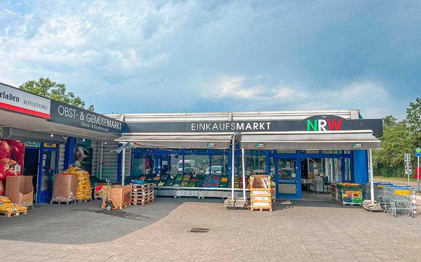 Front des NRW Einkaufsmarktes