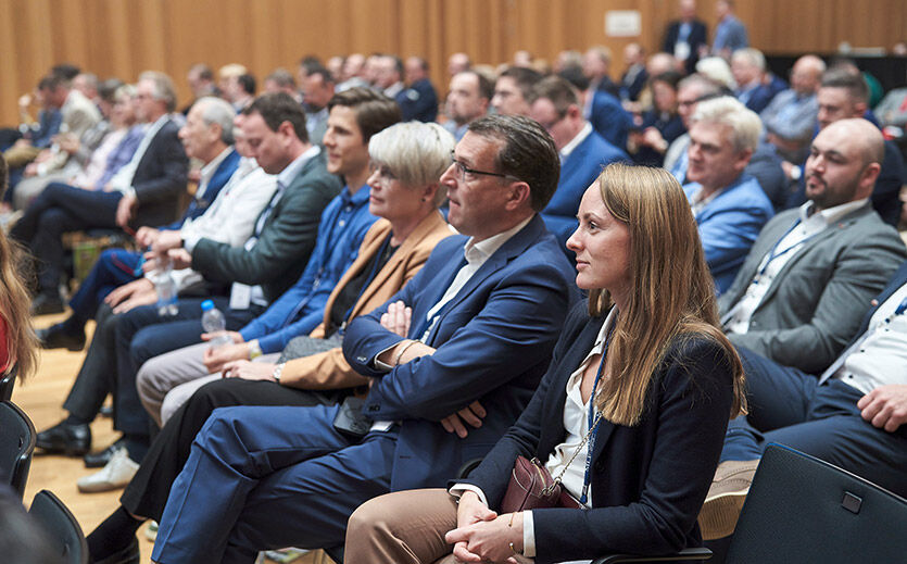 Artikelbild zu Artikel Das Klassentreffen der Branche