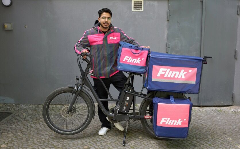 Flink wirbt vor Supermärkten für seinen Lieferservice