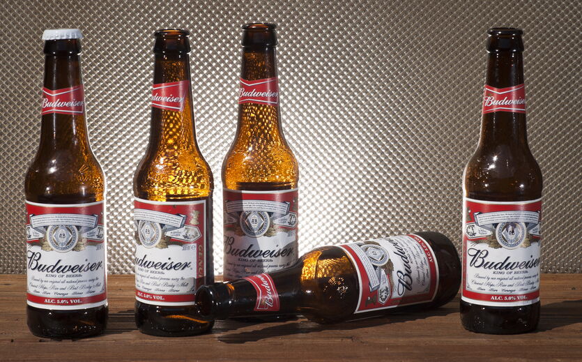 AB Inbev verkauft Bud wieder in Deutschland