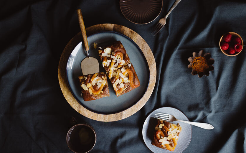 MaGie Creations entwickelt Emulgator aus Braugetreide: Ein Esstisch mit Essen.