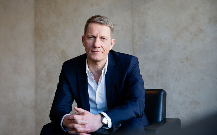 ZAW zu gedruckten Prospekten: Dr, Bernd Nauen.