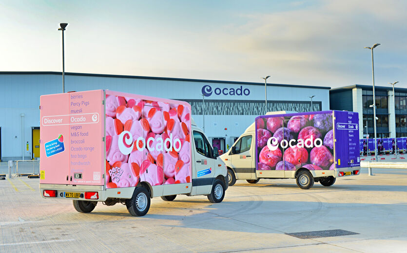 Kroger zahlt Ocado 350 Millionen Dollar und schließt drei Roboter-Lager: Liefer-Lkw von Ocado.