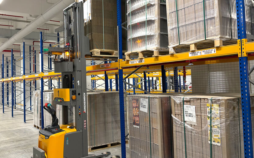 Veltins setzt auf mobile Roboter im Verpackungslager