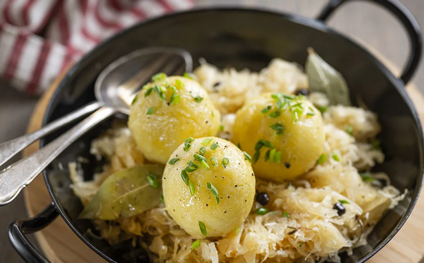 Weinbergmaier steigert Umsatz auf 75 Millionen Euro: Eine Knödelpfanne mit Sauerkraut.