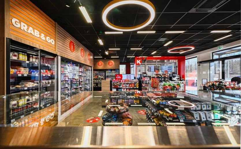 Innenansicht eines modernen Circle-K-Shops