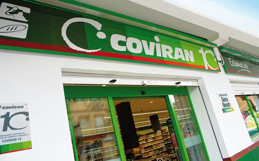 Eingang einer Covirán-Filiale.