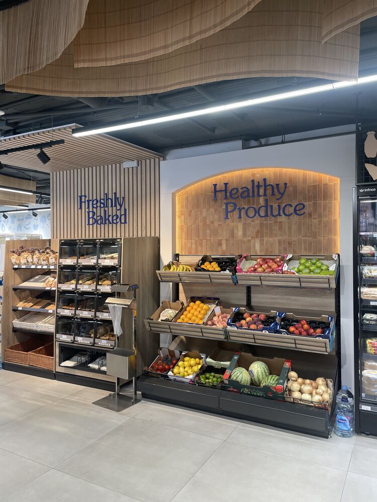 Ribas Costa auf Ibiza, hier die Präsentation gesunder Produkte… 