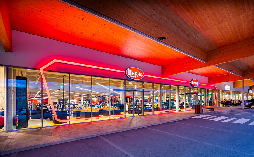 Außenansicht einer Hervis-Filiale.