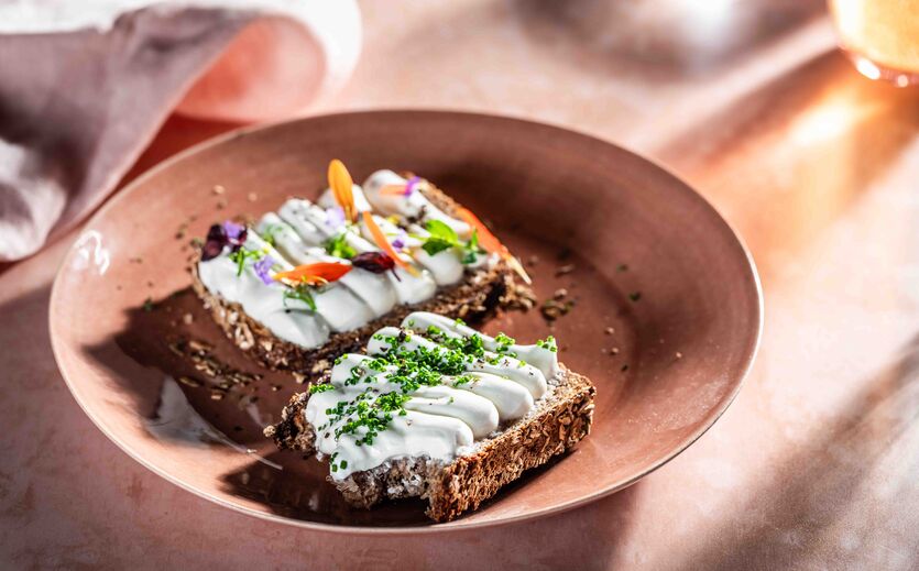Infinite Roots übernimmt Wettbewerber Bosque Foods