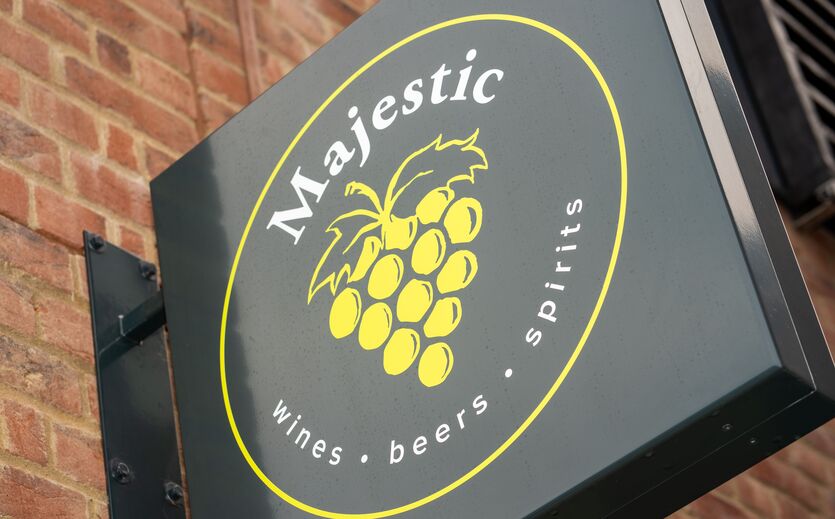 Majestic Wines verdient nur noch halb so viel: Das Logo von Majestic Wines