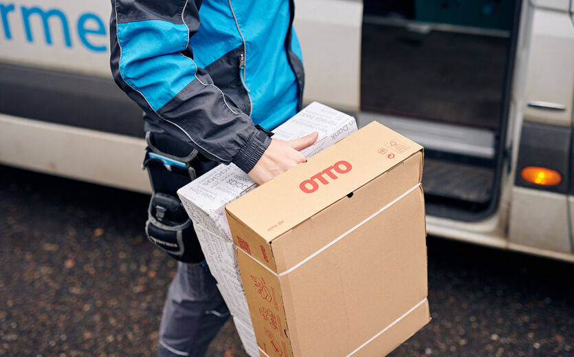 Otto mit Bilanz und Ausblick: Roboter transportieren Waren.