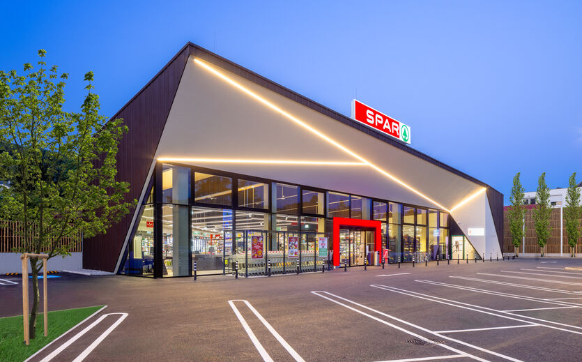 Spar darf 23 Unimarkt-Standorte übernehmen: Ein Spar-Markt von außen.