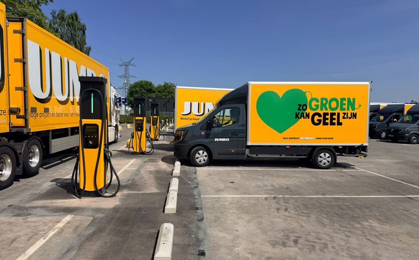 Jumbo eröffnet neuen Ladepark für elektrische Lieferflotte