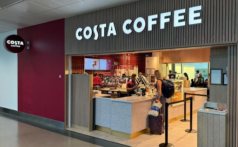 Außenansicht einer Costa-Coffee-Filiale